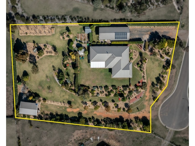 6 Parkview Place, Meringandan West QLD 4352
