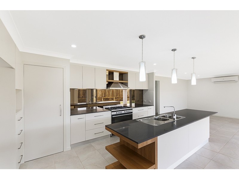 56 Sportsman Drive, Kleinton QLD 4352