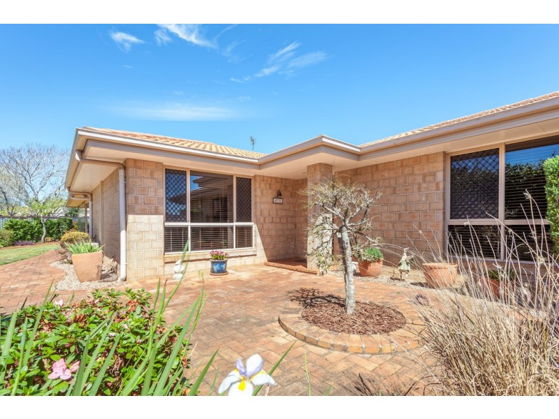 4 Buckle Court, Middle Ridge QLD 4350