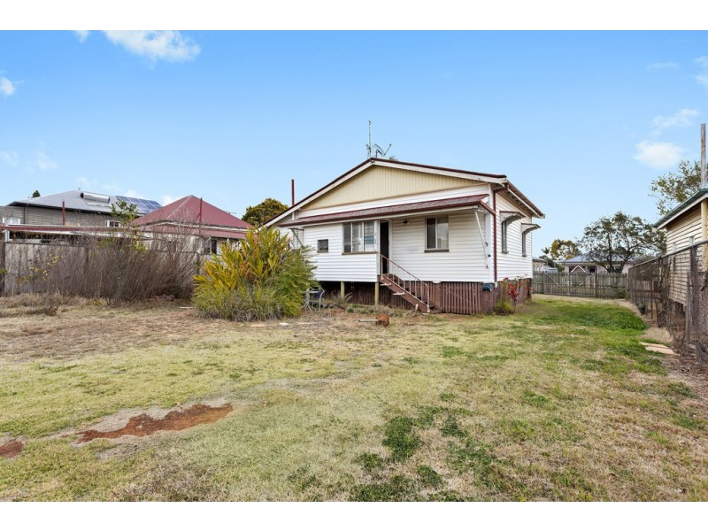 108a Holberton Street, Newtown QLD 4350