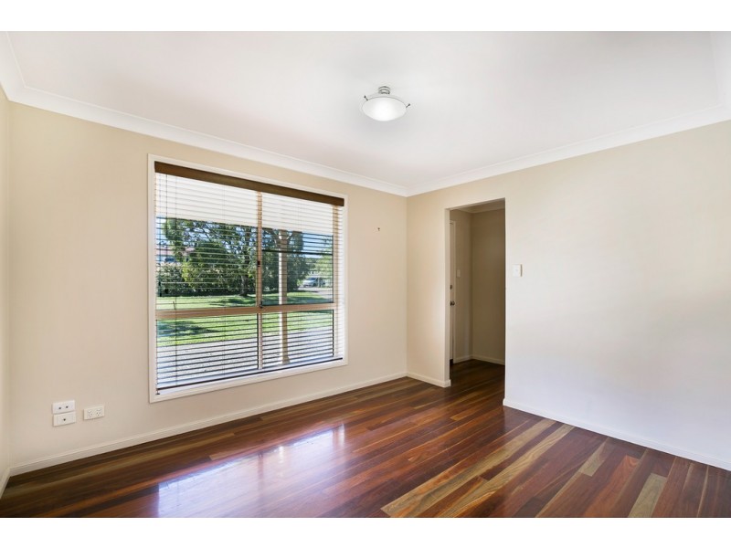 12 Windorah Close, Glenvale QLD 4350