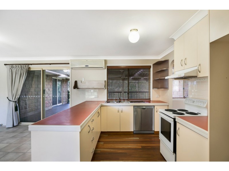 12 Windorah Close, Glenvale QLD 4350