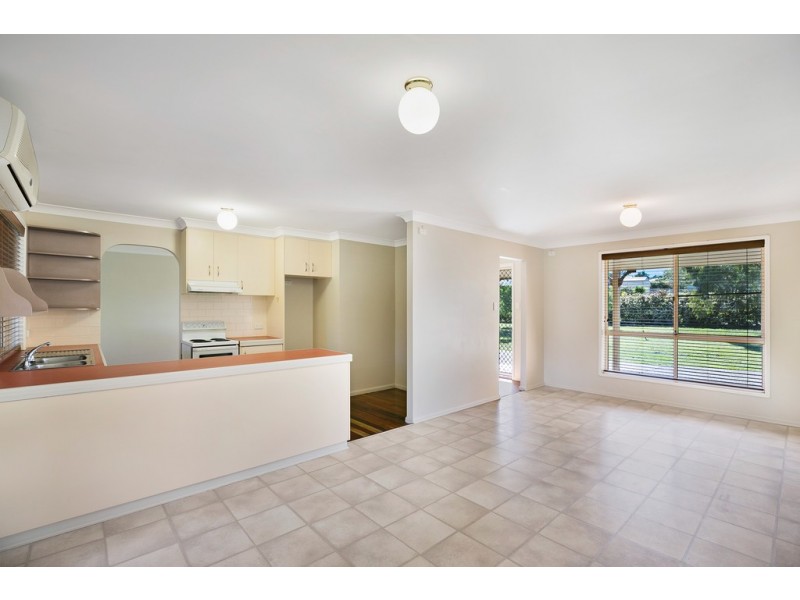 12 Windorah Close, Glenvale QLD 4350