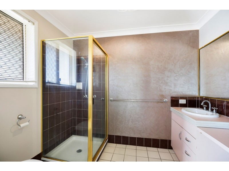 12 Windorah Close, Glenvale QLD 4350