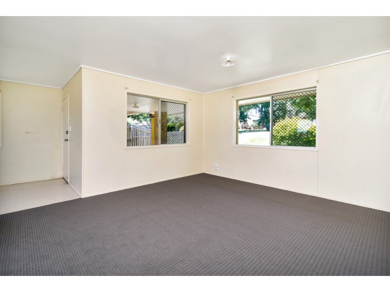 7 Kenora Court, Rockville QLD 4350