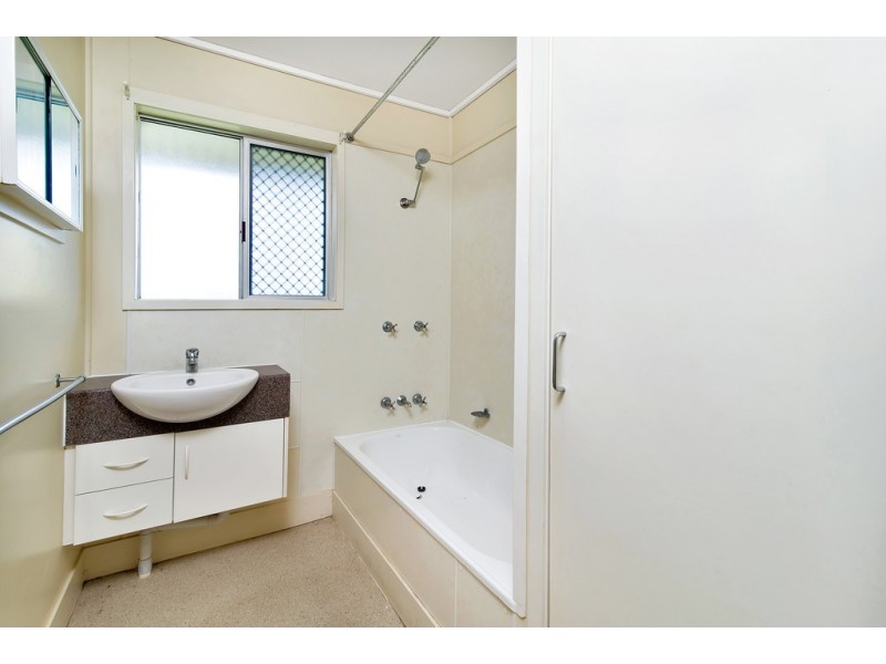 7 Kenora Court, Rockville QLD 4350