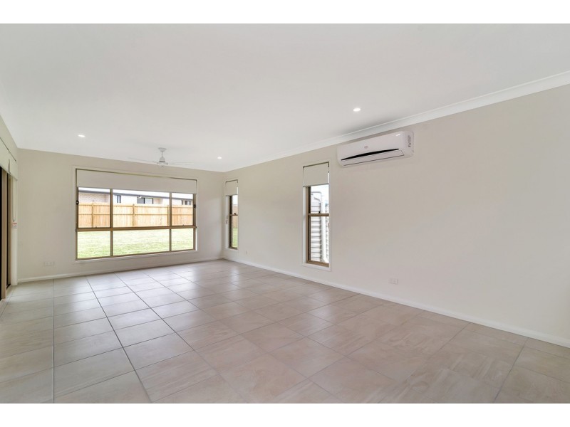 3 Bishop Street, Cambooya QLD 4358