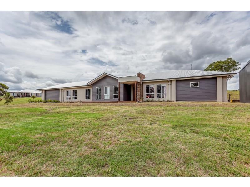 6 Explorer Court, Gowrie Junction QLD 4352