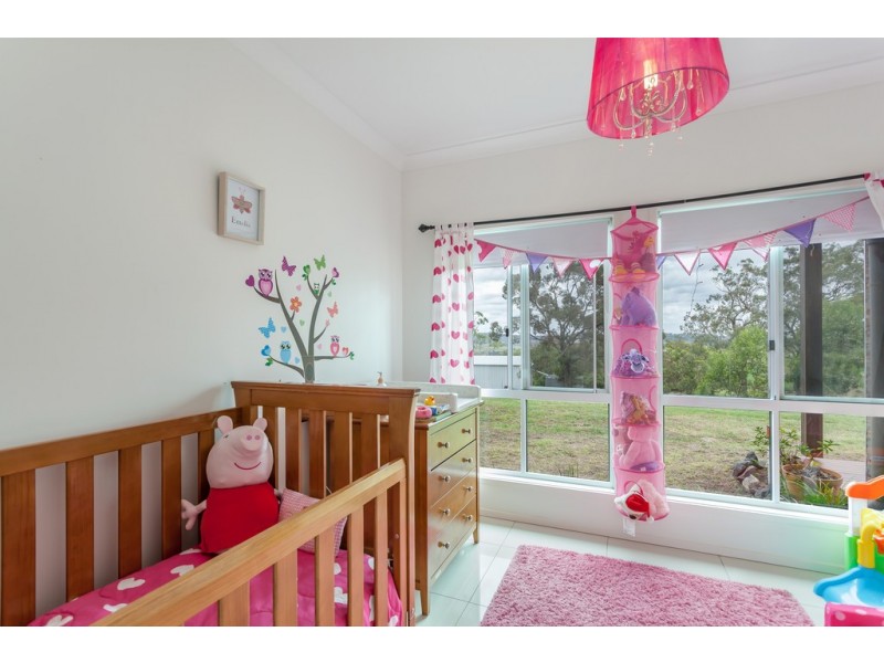 6 Explorer Court, Gowrie Junction QLD 4352