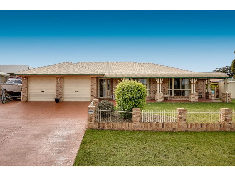 17 Macrossan Street, Cranley QLD 4350