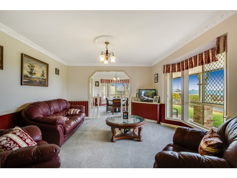 17 Macrossan Street, Cranley QLD 4350
