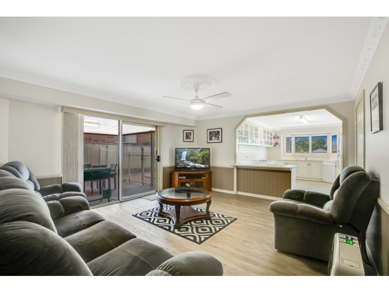 17 Macrossan Street, Cranley QLD 4350