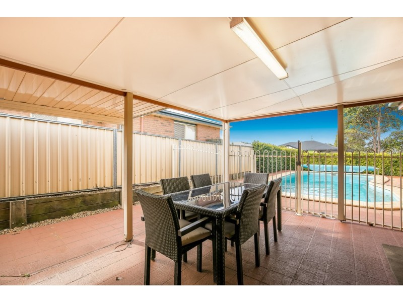 17 Macrossan Street, Cranley QLD 4350