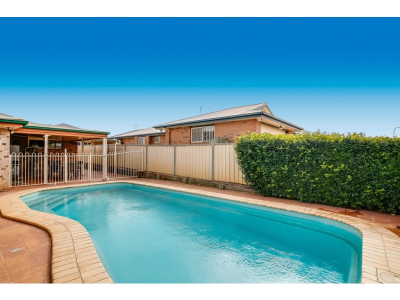 17 Macrossan Street, Cranley QLD 4350