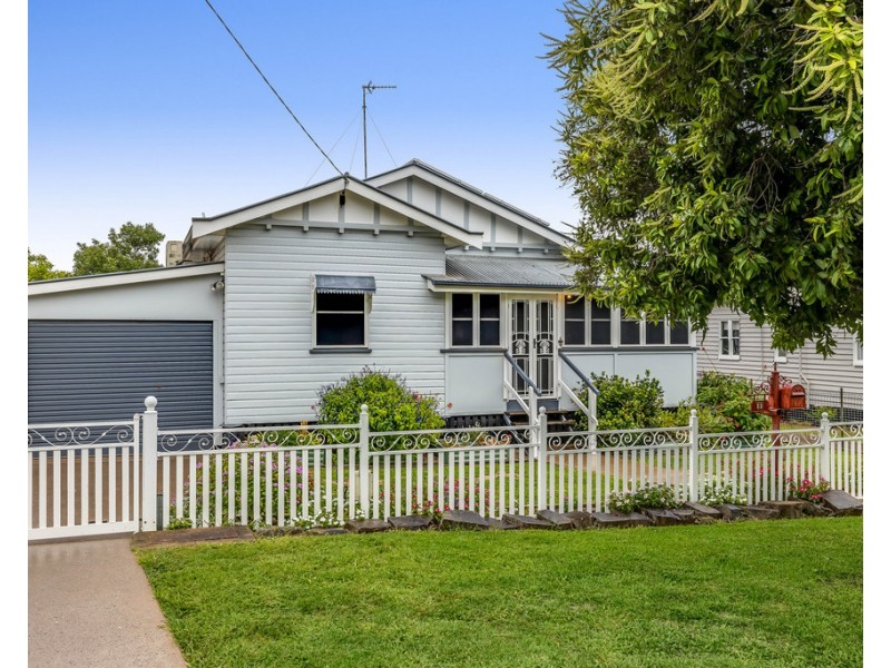 11 Parkinson Street, South Toowoomba QLD 4350