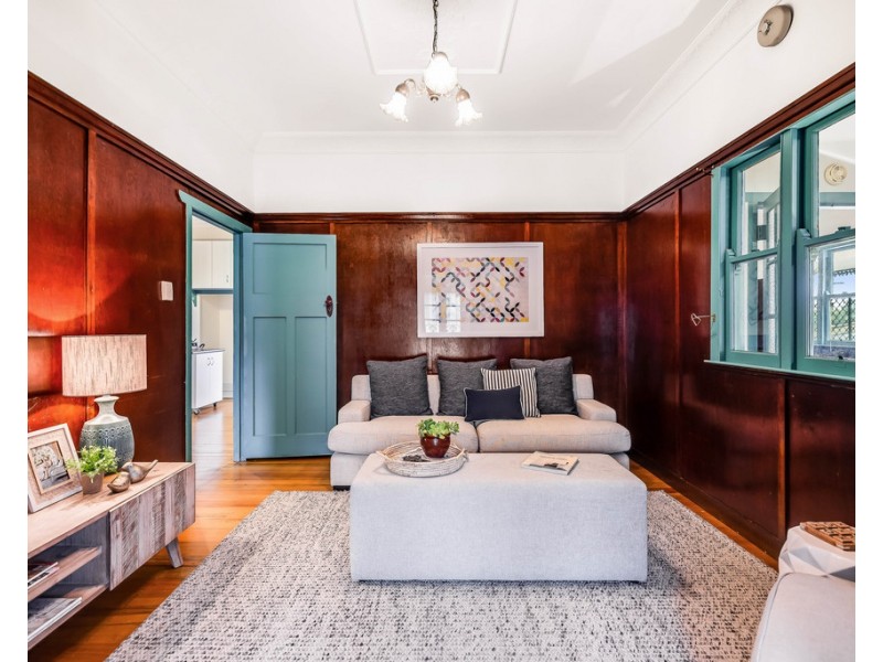 11 Parkinson Street, South Toowoomba QLD 4350