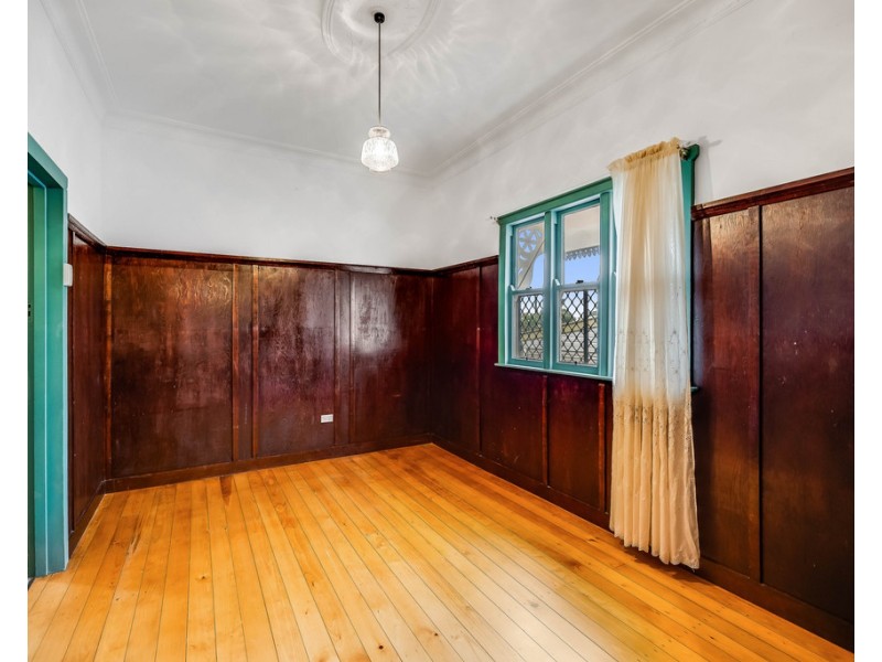 11 Parkinson Street, South Toowoomba QLD 4350