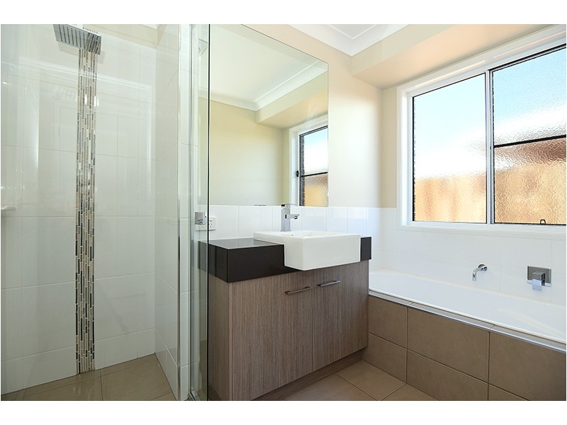 71 Entabeni Drive (Off Kearney Street), Kearneys Spring QLD 4350