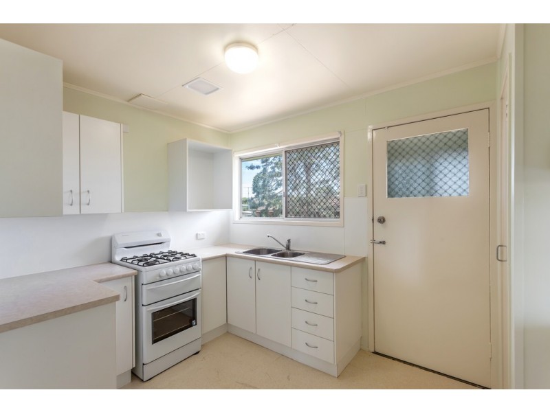 7 Shaw Court, Harristown QLD 4350