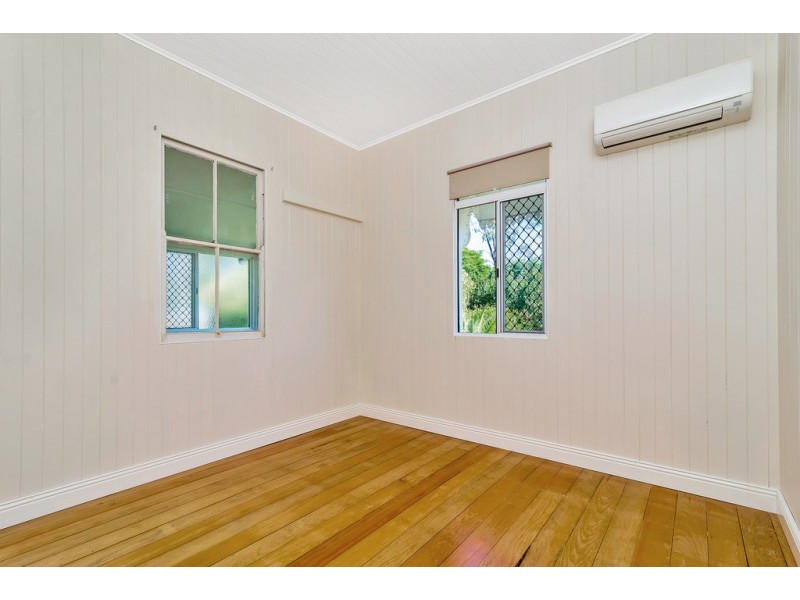 16 Bothwell Street, Newtown QLD 4350