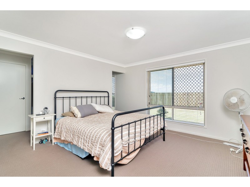 19 Kennard Street, Westbrook QLD 4350