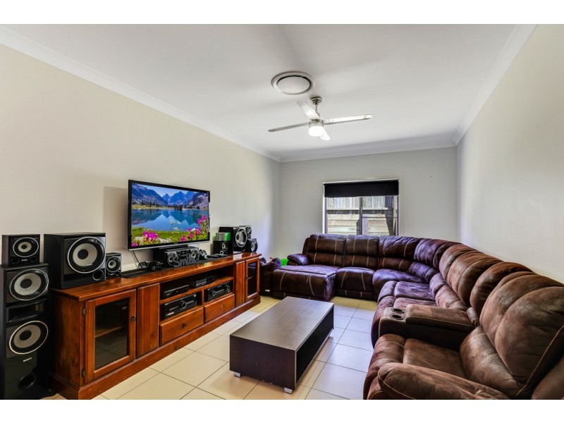 4 Madeleine Court, Glenvale QLD 4350