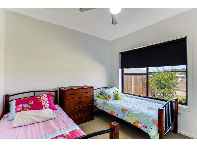 4 Madeleine Court, Glenvale QLD 4350