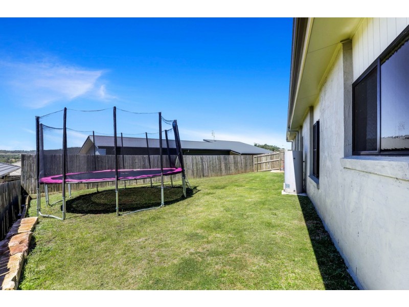 4 Madeleine Court, Glenvale QLD 4350