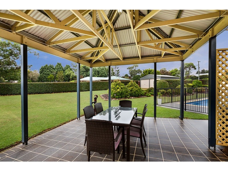 2 Brookton Avenue, Highfields QLD 4352