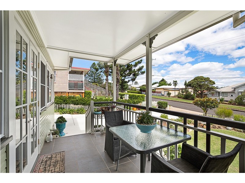 53a Jellicoe Street, Mount Lofty QLD 4350