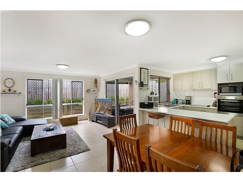 Unit 2/2 Chainey Court, Glenvale QLD 4350