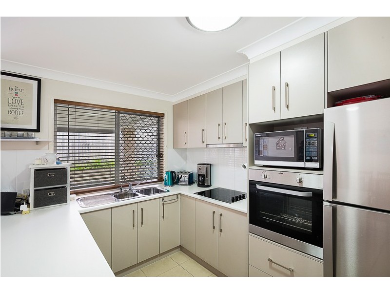 Unit 2/2 Chainey Court, Glenvale QLD 4350