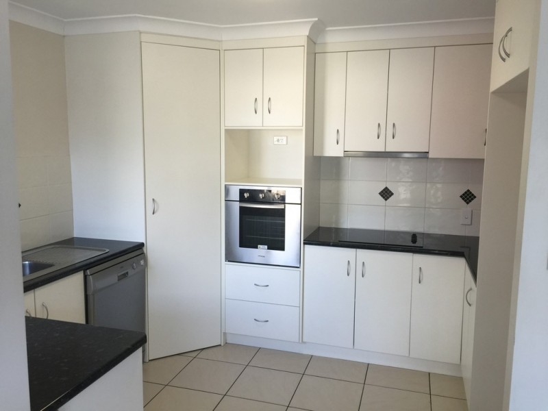 2/10 Devon Street, Newtown QLD 4350