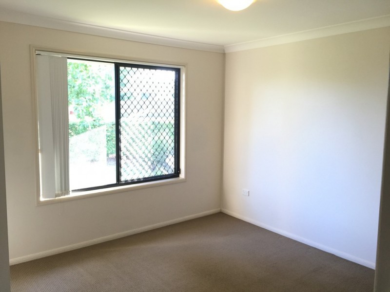 2/10 Devon Street, Newtown QLD 4350