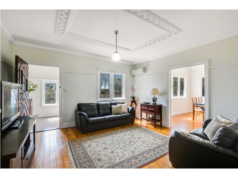 182 Russell Street, Newtown QLD 4350