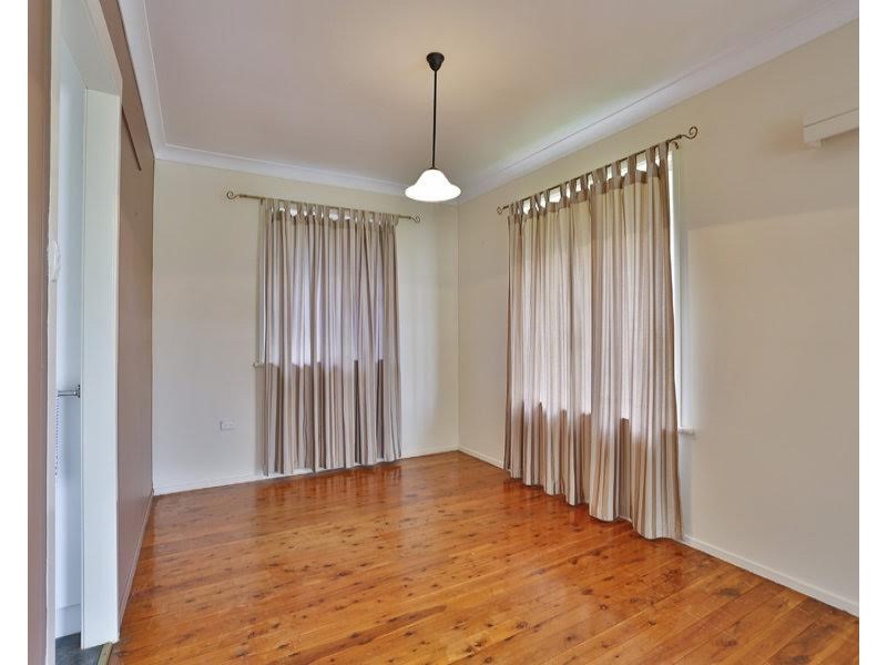 4 Traminer Drive, Wilsonton Heights QLD 4350