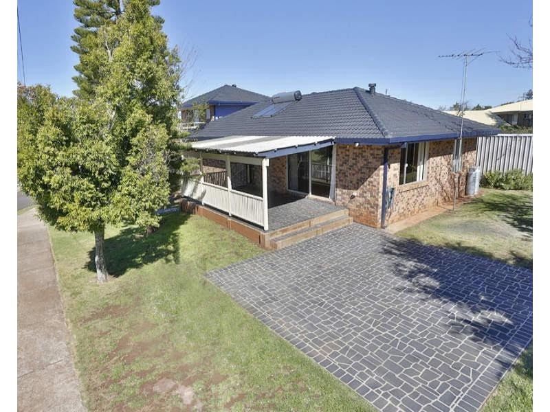 4 Traminer Drive, Wilsonton Heights QLD 4350