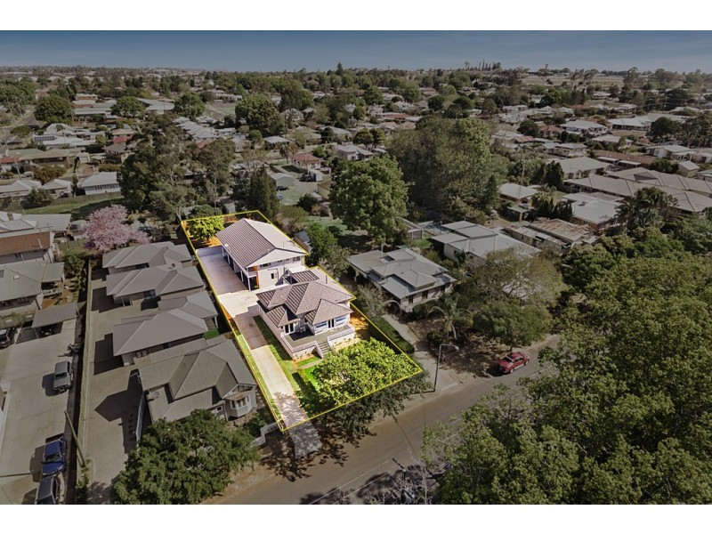 106 Taylor Street, Newtown QLD 4350