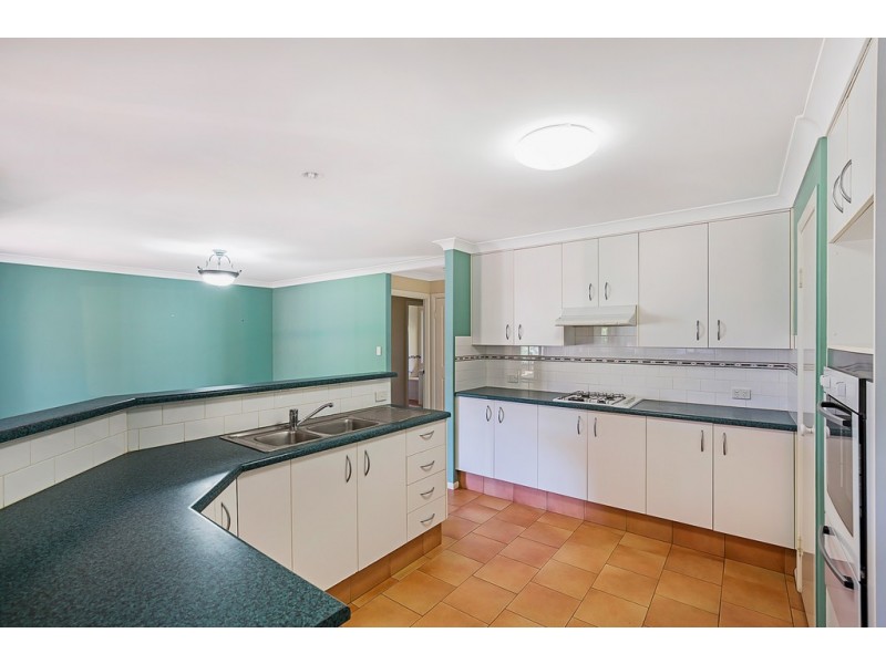 2 Shamrock Court, Middle Ridge QLD 4350