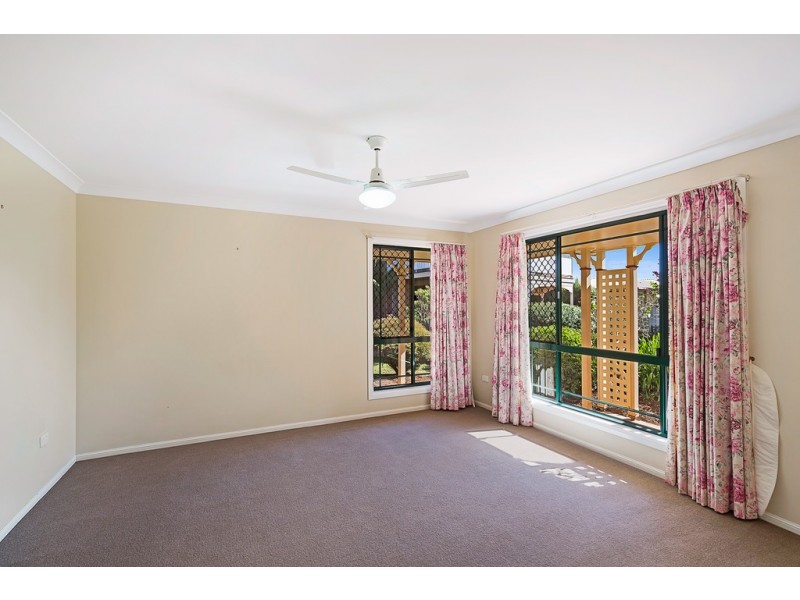 2 Shamrock Court, Middle Ridge QLD 4350