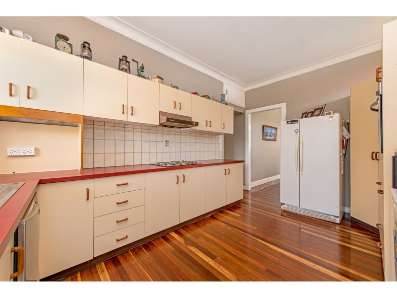 33 Priest Street, Rockville QLD 4350