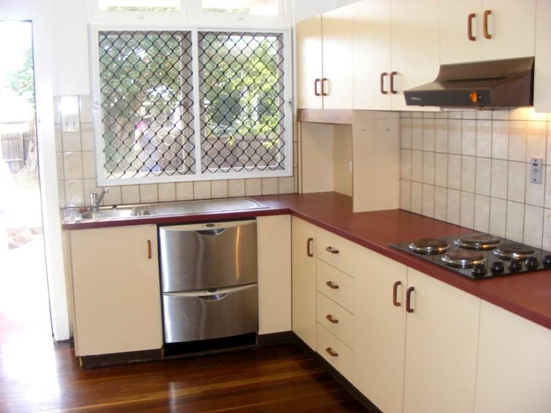 33 Priest Street, Rockville QLD 4350