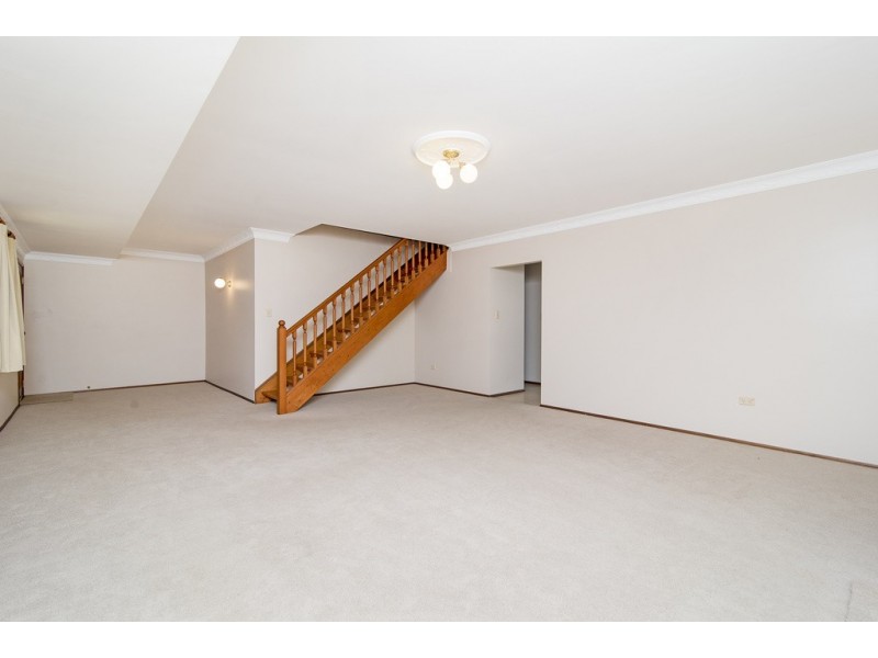 2/4 Creek Street, East Toowoomba QLD 4350