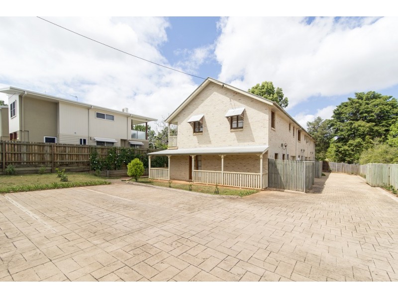 2/4 Creek Street, East Toowoomba QLD 4350