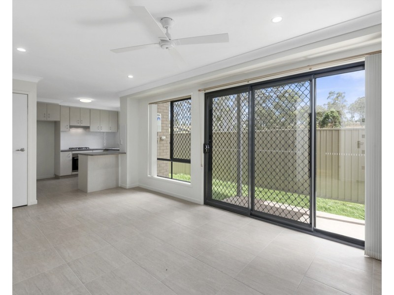 Units 1 and 2/11 Lexi Street, Glenvale QLD 4350