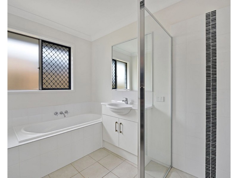 Units 1 and 2/8 Whitefield Street, Glenvale QLD 4350