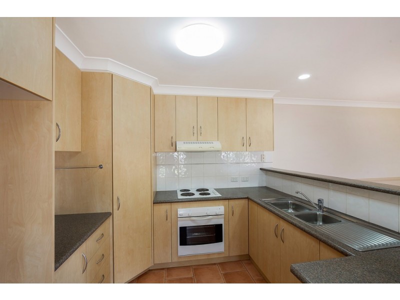 33 Fry Street, Middle Ridge QLD 4350