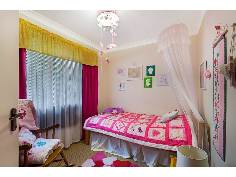 30 Amos Crescent, Mount Lofty QLD 4350