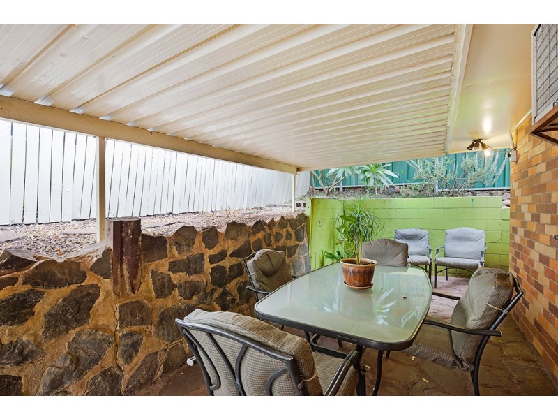 30 Amos Crescent, Mount Lofty QLD 4350