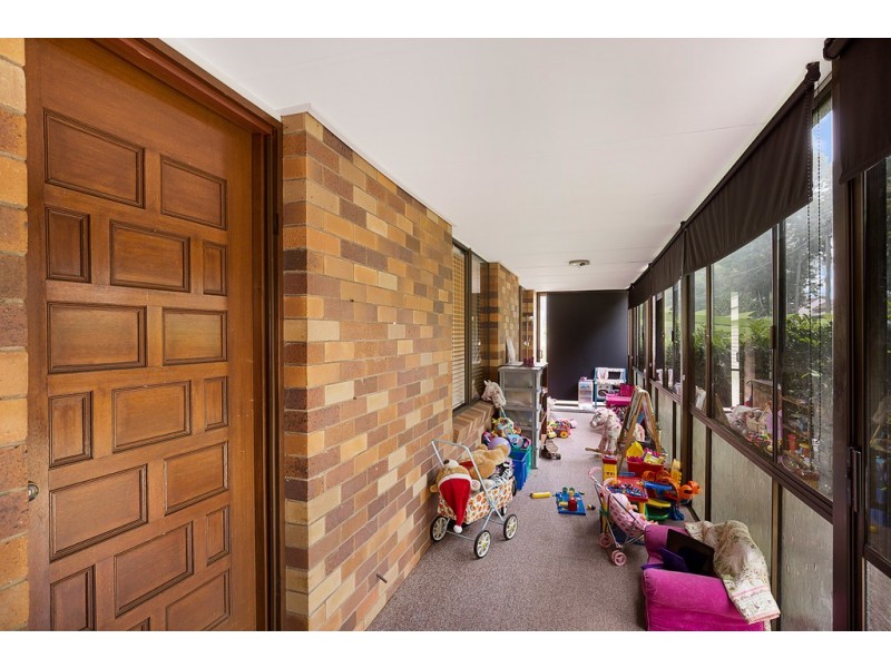 30 Amos Crescent, Mount Lofty QLD 4350